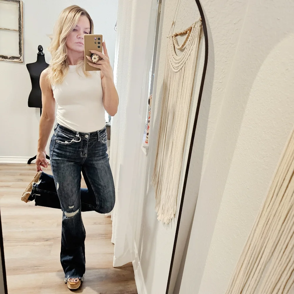 Lovervet (Vervet by Flying Monkey)  Distressed Flare Jeans Size 5(27) - Picture 9 of 15